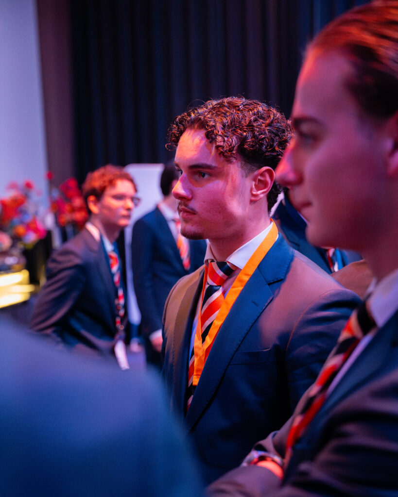 Studenten ontwikkelen professionele vaardigheden tijdens een hbo-opleiding